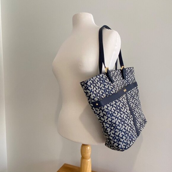 Tommy Hilfiger Navy &White Geometric Tote Bag/purse vegan Leather monogram large - Picture 2 of 13